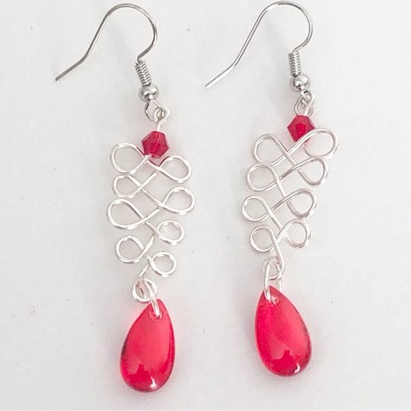 New Handmade Wrapped Wire Silver Blood 🩸 Red Glass Teardrop Celtic Knot Earrings - Picture 3 of 9